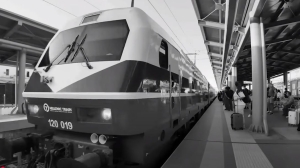 5ενήντα 7φτά. Τις τραγωδίες πρέπει κάποιος να τις γράψει ή να τις υπογράψει