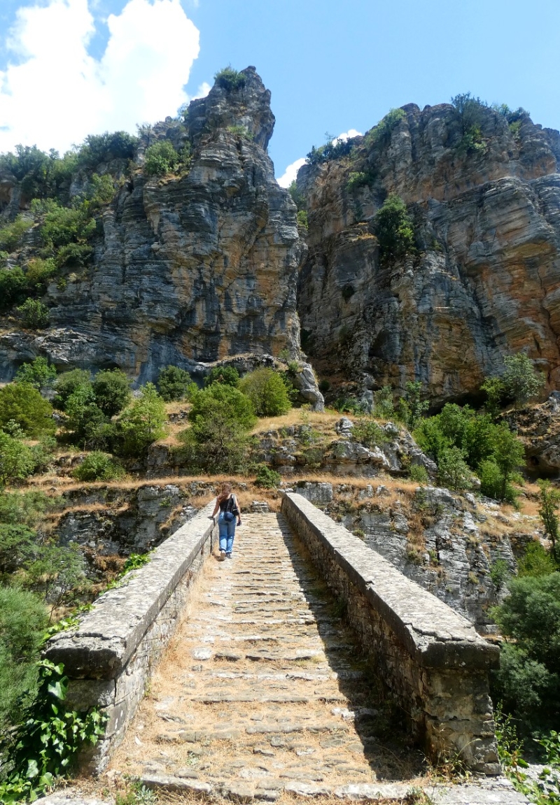Ζαγόρι - «Ο τόπος πίσω από τα βουνά»