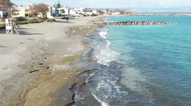 Χανιά. Εξαφανίστηκε παραλία από έργα που γίνονται σε λιμάνι