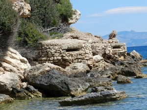 Τα ιταλικά πολυβολεία στην παραλία Μαρίκες της Ραφήνας