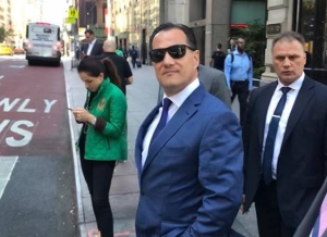 Ο Σαρκοζί της Ελλάδας περιμένει τη σειρά του. Κι εμείς ανυπομονούμε