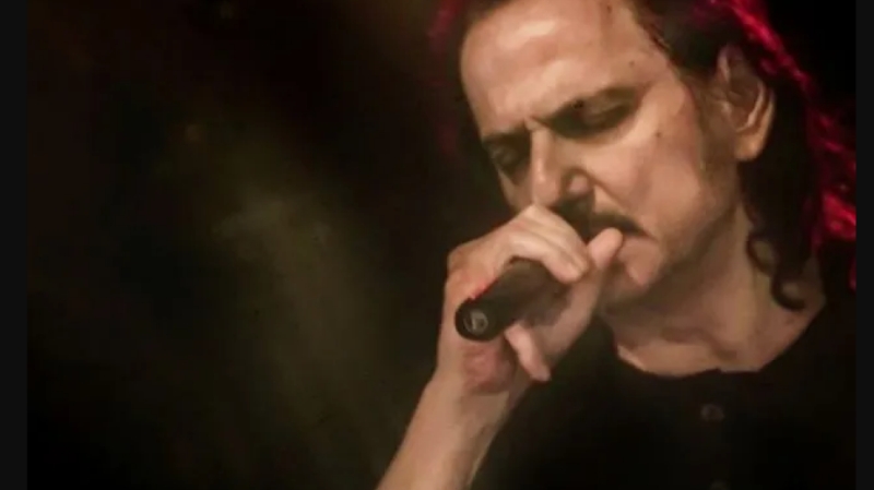 Πάνος Κατσιμίχας: Έρχονται στιγμές στη ζωή, που είσαι υποχρεωμένος να βγεις γυμνός και άοπλος απέναντι στο οπλισμένο κτήνος