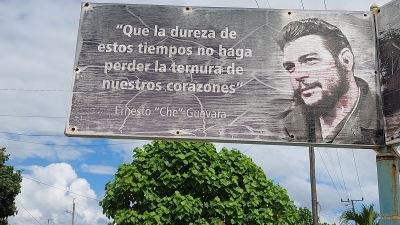 Η Κούβα πιέζεται, η Κούβα αντιστέκεται