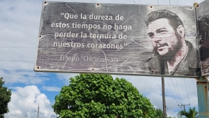 Η Κούβα πιέζεται, η Κούβα αντιστέκεται